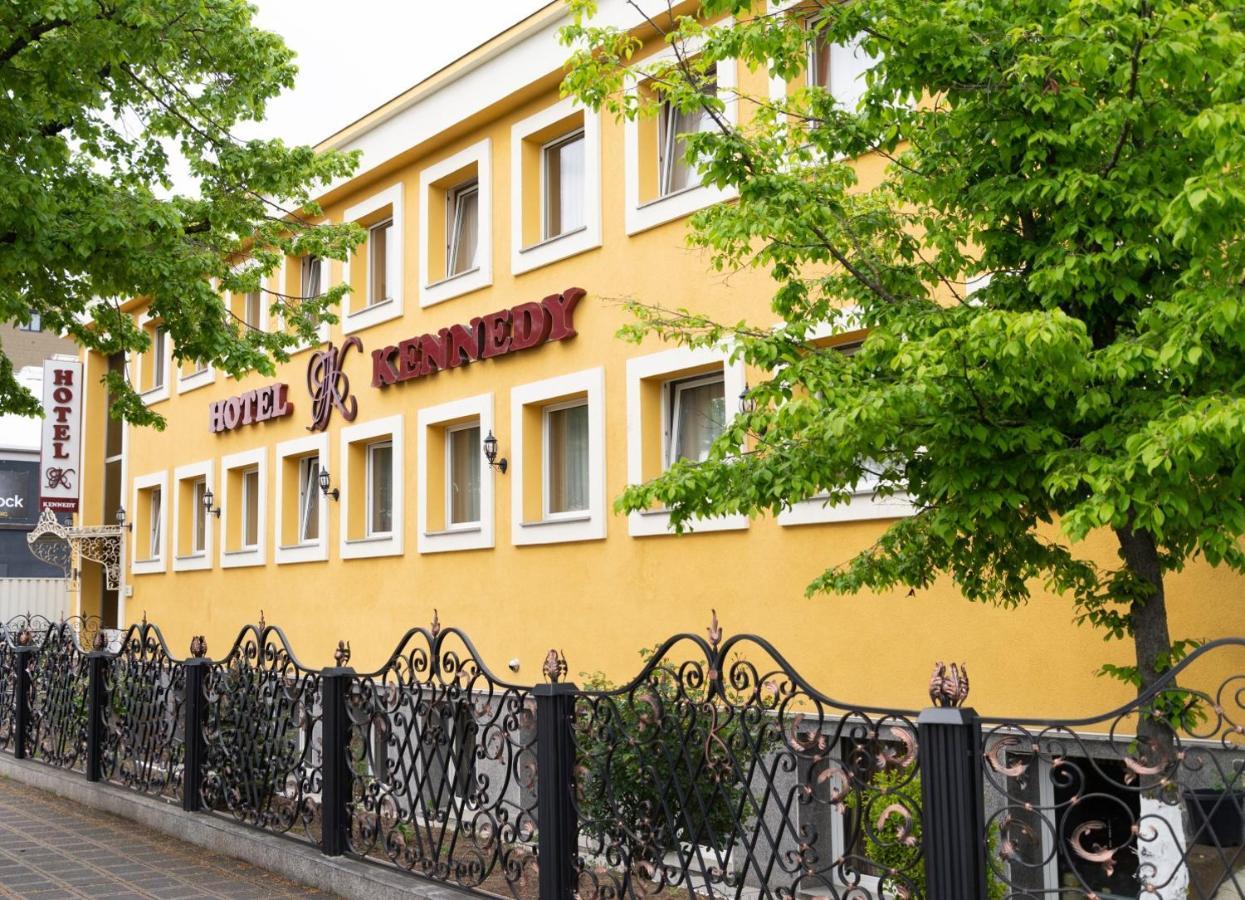 Kennedy Hotel 2*